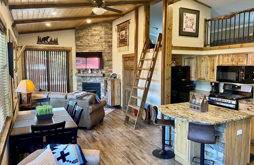Breckenridge Cabin | Spacious Mountain Chalet on Shuttle route min to Breckenridge