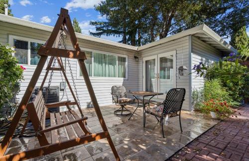 Mountain View Apartment | Spacious Mountain View Duplex in Prime Location Duplex
