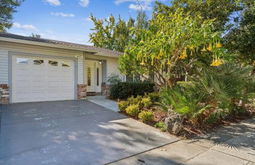 Mountain View Apartment | Spacious Mountain View Duplex in Prime Location Duplex