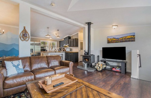 Saint Mary's Cabin | Spacious Mtn Cabin- with HOT TUB, Game room, Skiing, rafting, views and more!