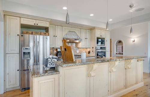 Driggs House | Spacious mtn-view home with fireplace, grill, large deck, jetted tub, streaming