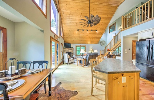 Indian Rock Springs Cabin | Spacious Murphy Chalet w/Hot Tub: Mtn Views!