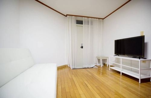 Hoehyeon-dong House | ★SPACIOUS★MYEONGDONG★ 2BDR2BATH- 2MIN WALK★