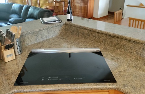Sunriver House | Spacious N. Sunriver home w/hot tub, A/C, bikes