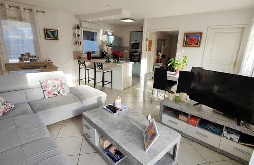 Frejus Apartment | Spacious nest with terrace and shared pool
