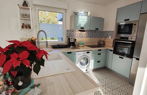 Frejus Apartment | Spacious nest with terrace and shared pool