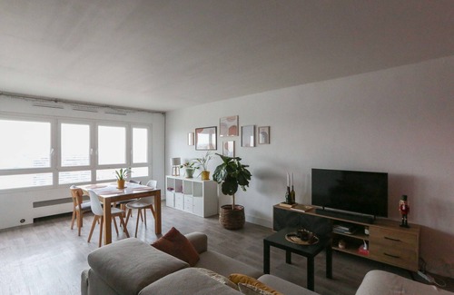 Asiatique Apartment | Spacious nest with view of Paris, unoverlooked