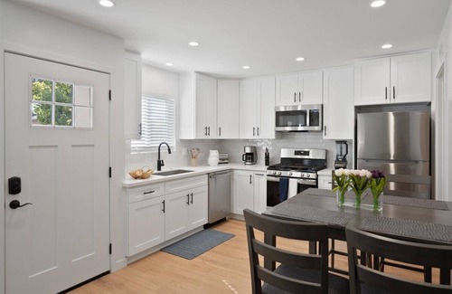 Southwest Anaheim Condo | Spacious New 2 BR Near Disney