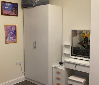 Tamworth House | Spacious new room Double bed Convenient location