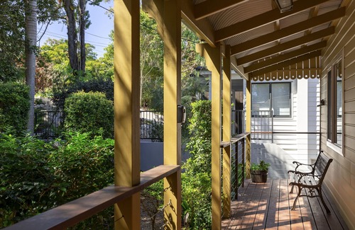 Noosa Heads House | Spacious Noosa beachhouse - where the forest meets the sea - great for families!