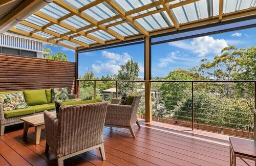 Noosa Heads House | Spacious Noosa beachhouse - where the forest meets the sea - great for families!