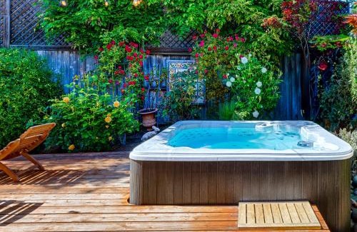 Sonoma House | Spacious Oasis Hot Tub Backyard Garden 3BR/2BA