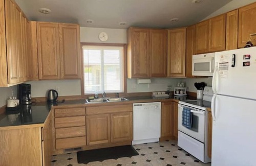 Sunland Estates House | Spacious Oasisnn