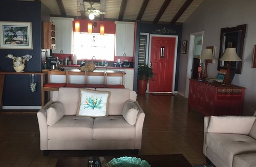 North Side Cottage | SPACIOUS OCEAN FRONT PROPERTY-RUM POINT DRIVE w/Private Beach. Pet Friendly.