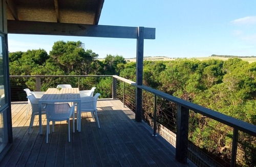 Smiths Beach House | Spacious ocean view beach house - sleeps 12