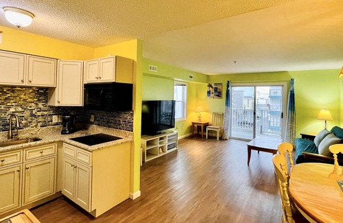 North Ocean City Condo | Spacious Ocean View Condo