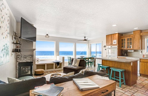 Rockaway Beach House | Spacious, oceanfront home with patio & private hot tub - dog-friendly