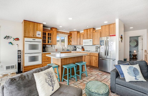 Rockaway Beach House | Spacious, oceanfront home with patio & private hot tub - dog-friendly