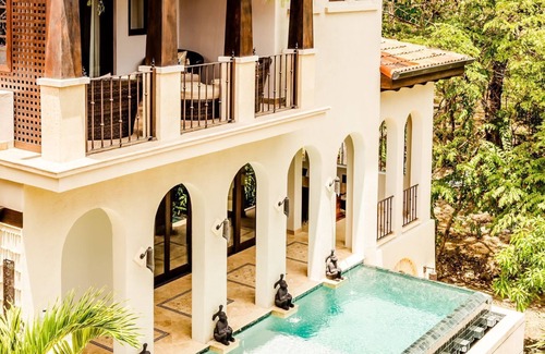 Las Catalinas House | Spacious Oceanfront Pool next to the Beach Club - Casa Sonrisa
