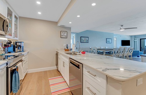 Volusia County Condo | SPACIOUS OCEANFRONT CONDO WITH SPECTACULAR VIEWS ON A NO-DRIVE BEACH