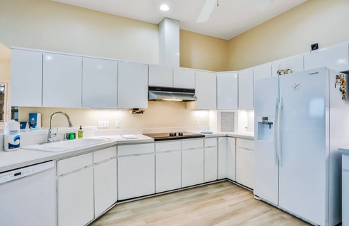Cocoa Beach House | Spacious oceanfront home with private sauna & lovely sun room - great location