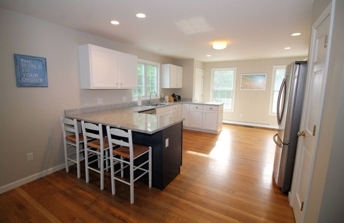 Truro House | Spacious Oceanside 4BD Contemporary Cape-Central A/C, Sun Room, Screen Porch, Private Lot
