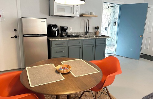 Central Oklahoma City Apartment | Spacious OKC Studio | 11 Mins to OKC State Fair | Pet Friendly, 30+ Day Stays