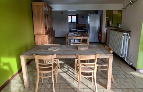 Trois-Ponts House | Spacious old farmhouse with top-of-the valley view