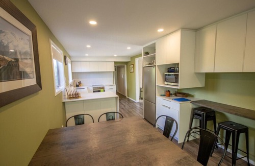 Twizel House | Spacious on Simons Street, Twizel - FREE WIFI