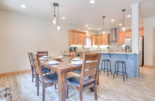 Pacific City House | Spacious Pacific City 5-Bedroom, Modern Amenities, Forest Views, Close to Beach!