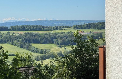 Dettighofen House | Spacious panoramic villa, sauna sophisticated furnishings, view of the mountains