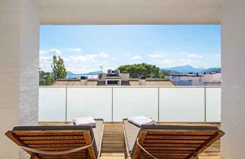 Puerto de Pollensa Apartment | Spacious Penthouse (full AC, high speed Wifi) with Pool, behind Hotel Illa d'Or