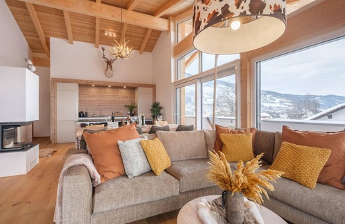 Sankt Lorenzen ob Murau Apartment | Spacious penthouse near ski lift and piste