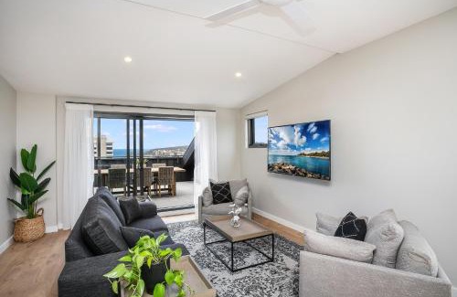 Fairlight Apartment | Spacious Penthouse Fabulous Harbour & Ocean Views