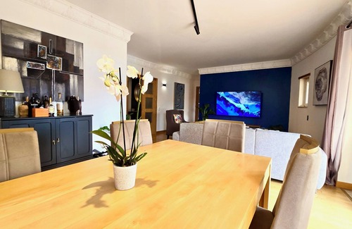 Praia House | Spacious Penthouse w/Barbecue, wifi, 2 terraces & Views