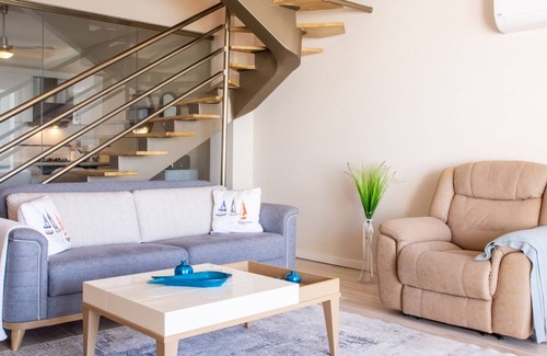 Kusadasi City Centre Apartment | Spacious Perfect Flat with Private Pool