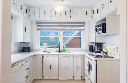 Bobcaygeon Apartment | Spacious & Pet-Friendly 3BR Retreat in Bobcaygeon