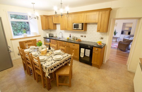 Strathcarron Cottage | Spacious, pet friendly 4-bedroom Highland cottage with access to 12,000 acre estate