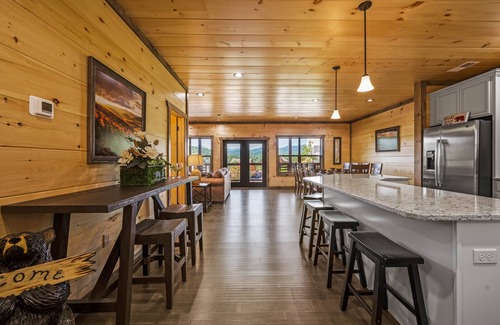 Gatlinburg - Pigeon Forge Cabin | Spacious Pet Friendly, Great views, Hot Tub, Arcade, Theater.