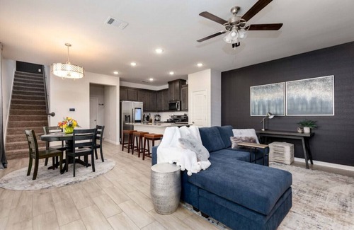 Fort Worth House | Spacious Pet Friendly | Sleeps 6