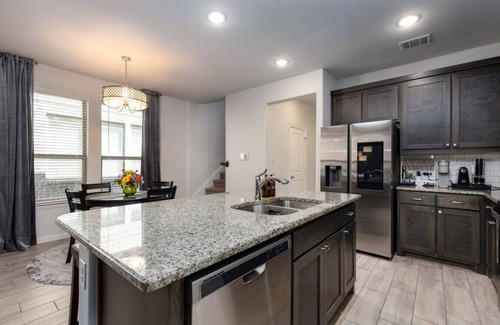 Fort Worth House | Spacious Pet Friendly | Sleeps 6