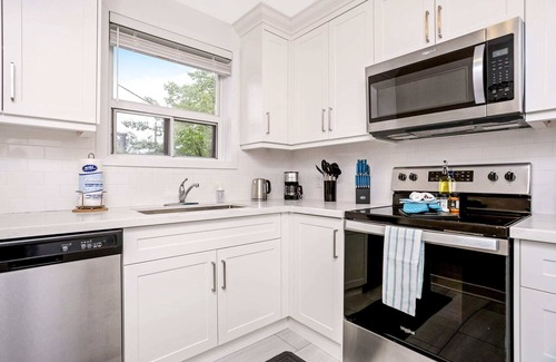 Hamilton Apartment | Spacious Pet-friendly 1BR Suite—Corktown, Hamilton