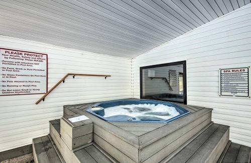 Branson Apartment | Spacious! Pools, Hot Tub, Free Attraction Tickets!