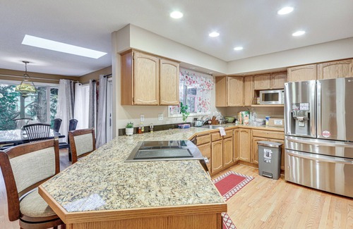 Tanasbourne House | Spacious Portland Area Home w/Fenced Yard