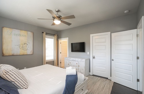Talbot's Corner House | Spacious & pristine with courtyard views. Great for families and large groups.