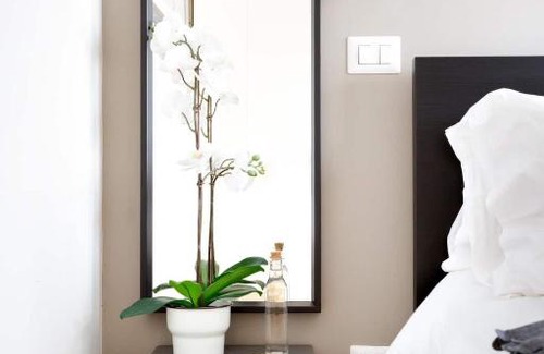 Tanjung Priok House | Spacious Private Ensuite Room for 3 people