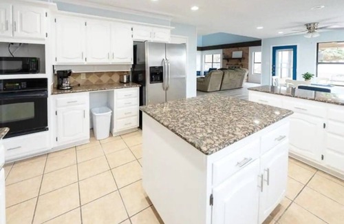 Abilene House | Spacious & Private Getaway in Heart of Abilene!