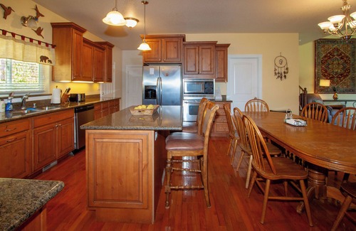 Leavenworth Cabin | Spacious Private Lodge with Mountain Views