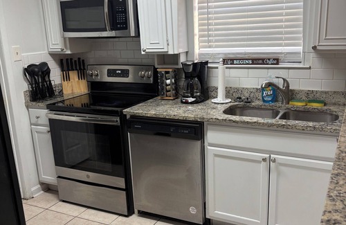 Fort Worth House | Spacious Private Rooms in Fort Worth Near Downtown + Health Centers