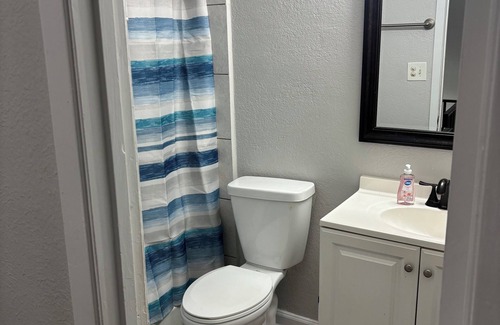 Fort Worth House | Spacious Private Rooms in Fort Worth Near Downtown + Health Centers